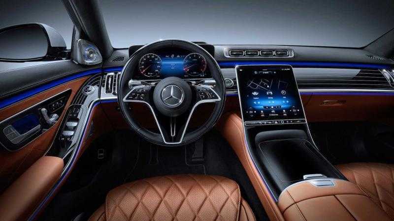 Какая акустика есть в штатные места для автомобилей Мерседес?