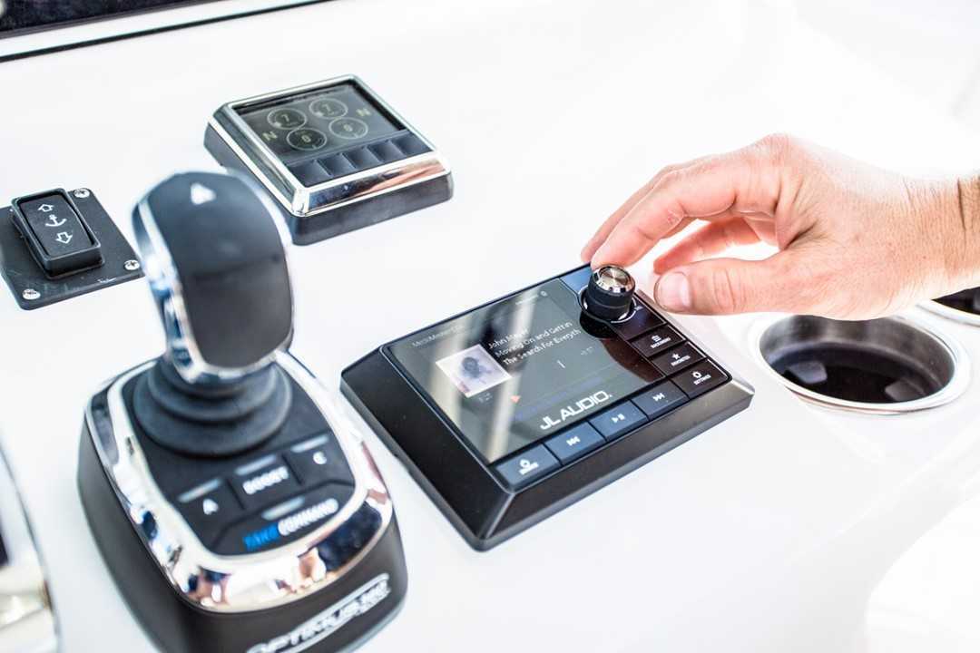 Морская магнитола JL Audio MM100s BE – цена, описание и отзывы — фото