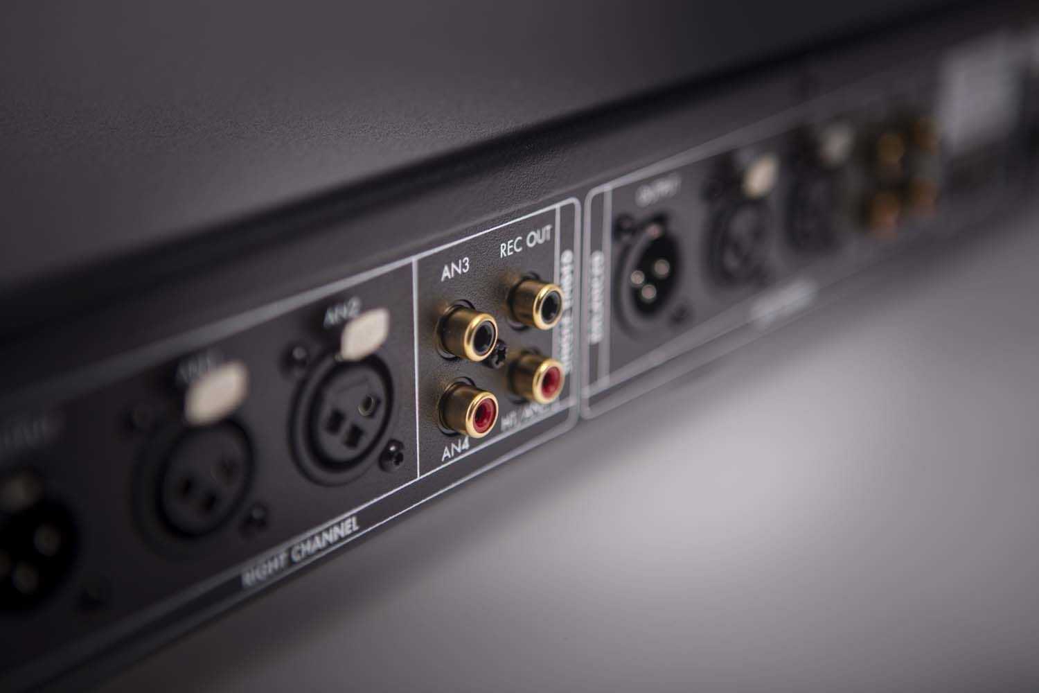 Предусилитель Electrocompaniet EC-4.8 Mk II – цена, описание и отзывы — фото