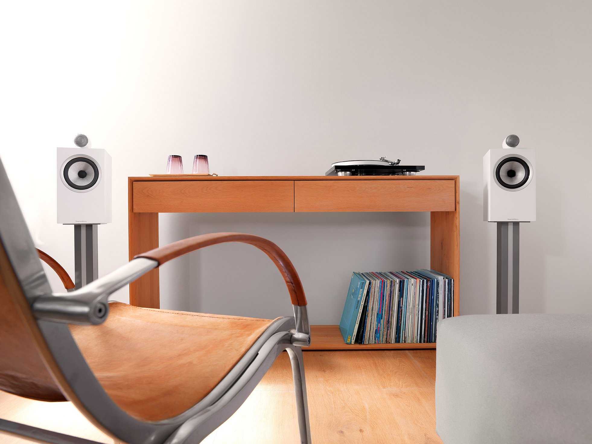 Полочная акустика Bowers & Wilkins 705 S3 Satin White – цена, описание и отзывы — фото