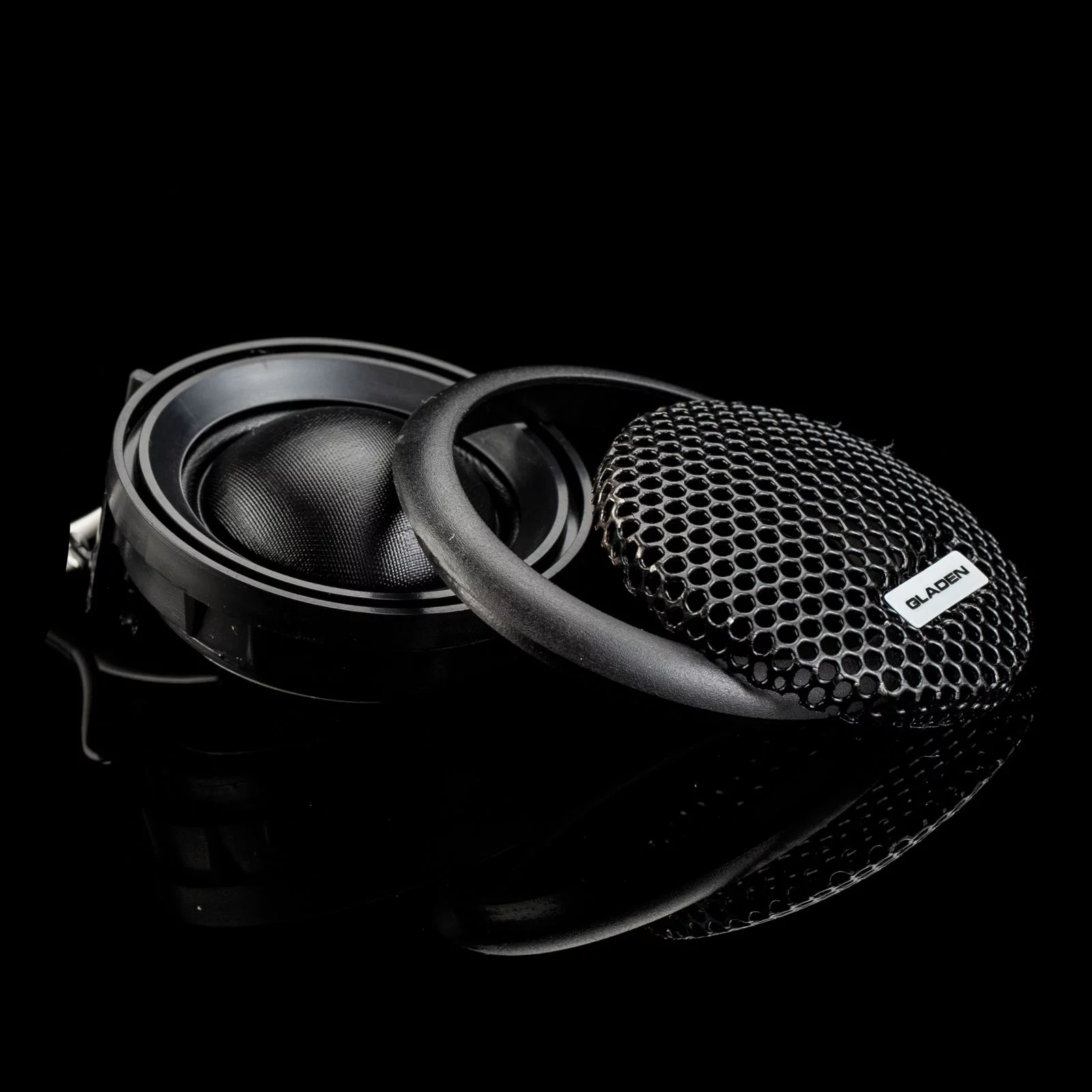  Gladen ONE 201 BMW Alpha – цена, описание и отзывы — фото