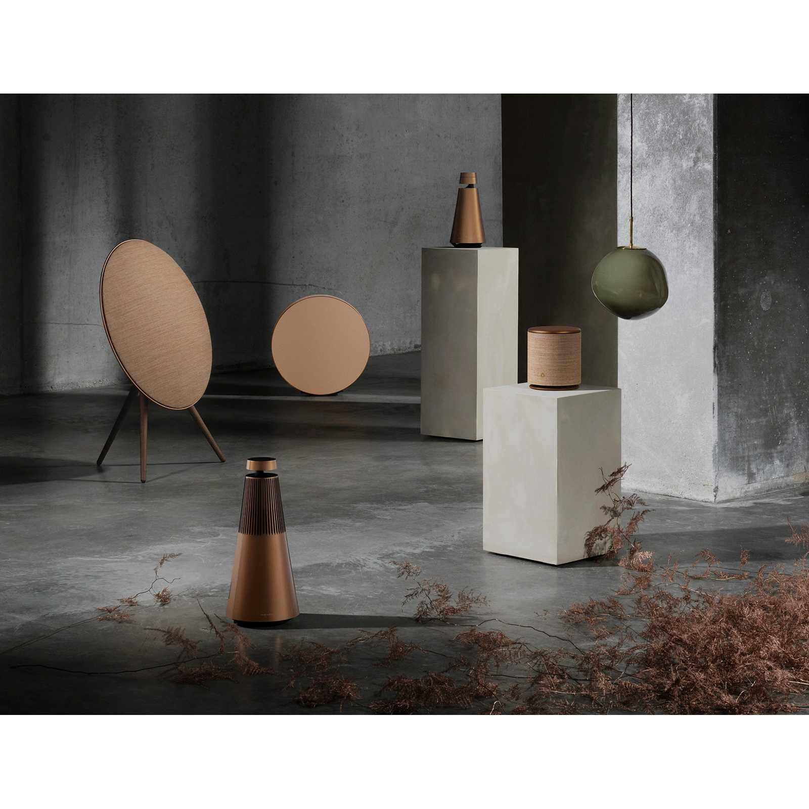 Беспроводная акустическая система Bang & Olufsen BeoSound 2 Bronze Tone – цена, описание и отзывы — фото