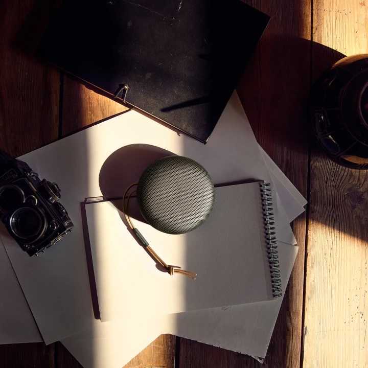Портативная колонка Bang & Olufsen Beosound A1 2nd Gen Anthracite Oxygen – цена, описание и отзывы — фото